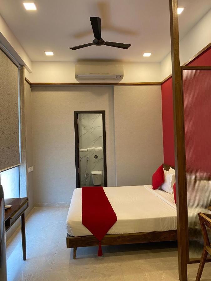 Theory9 Premium Service Apartments Khar 뭄바이 외부 사진