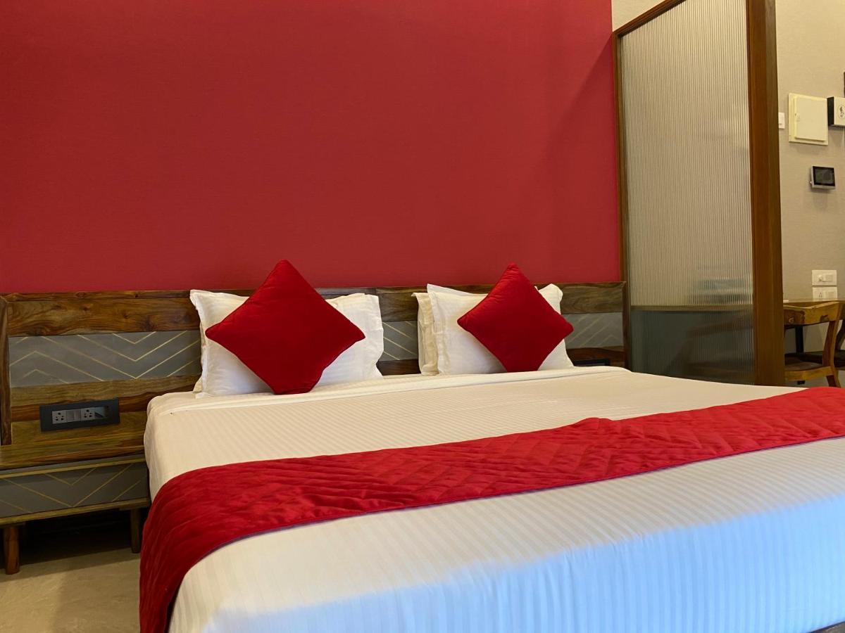 Theory9 Premium Service Apartments Khar 뭄바이 외부 사진