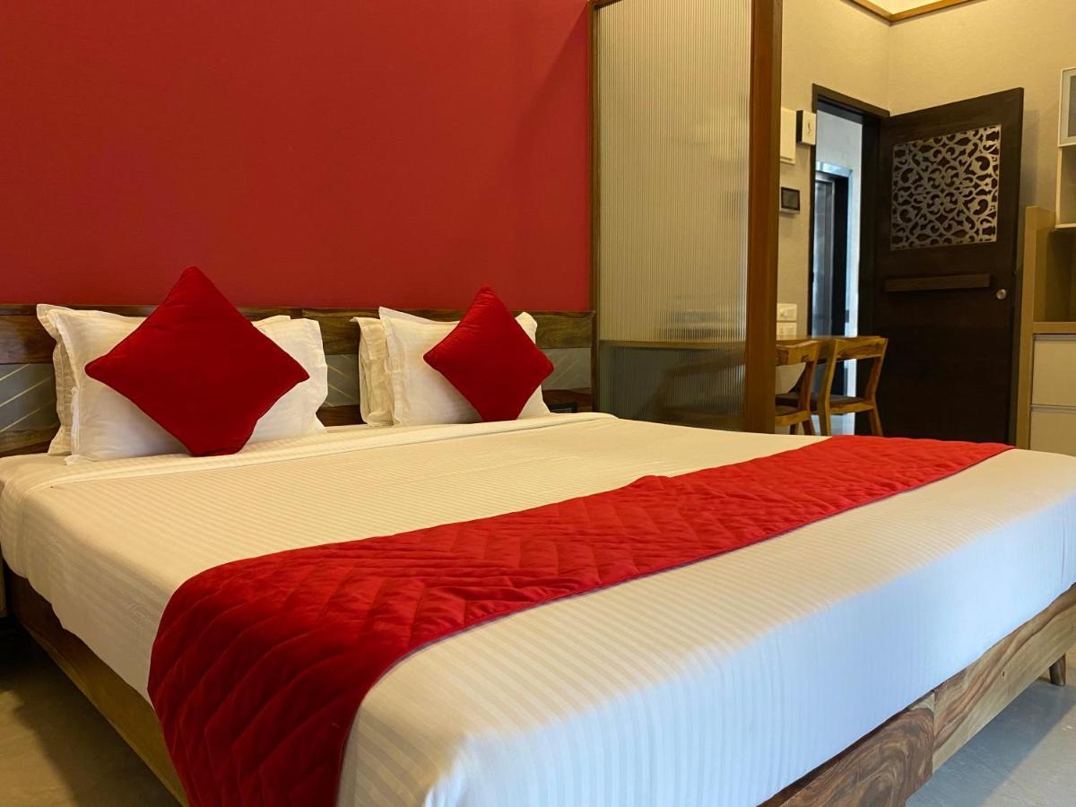 Theory9 Premium Service Apartments Khar 뭄바이 외부 사진