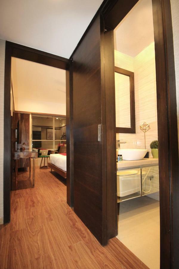 Theory9 Premium Service Apartments Khar 뭄바이 외부 사진