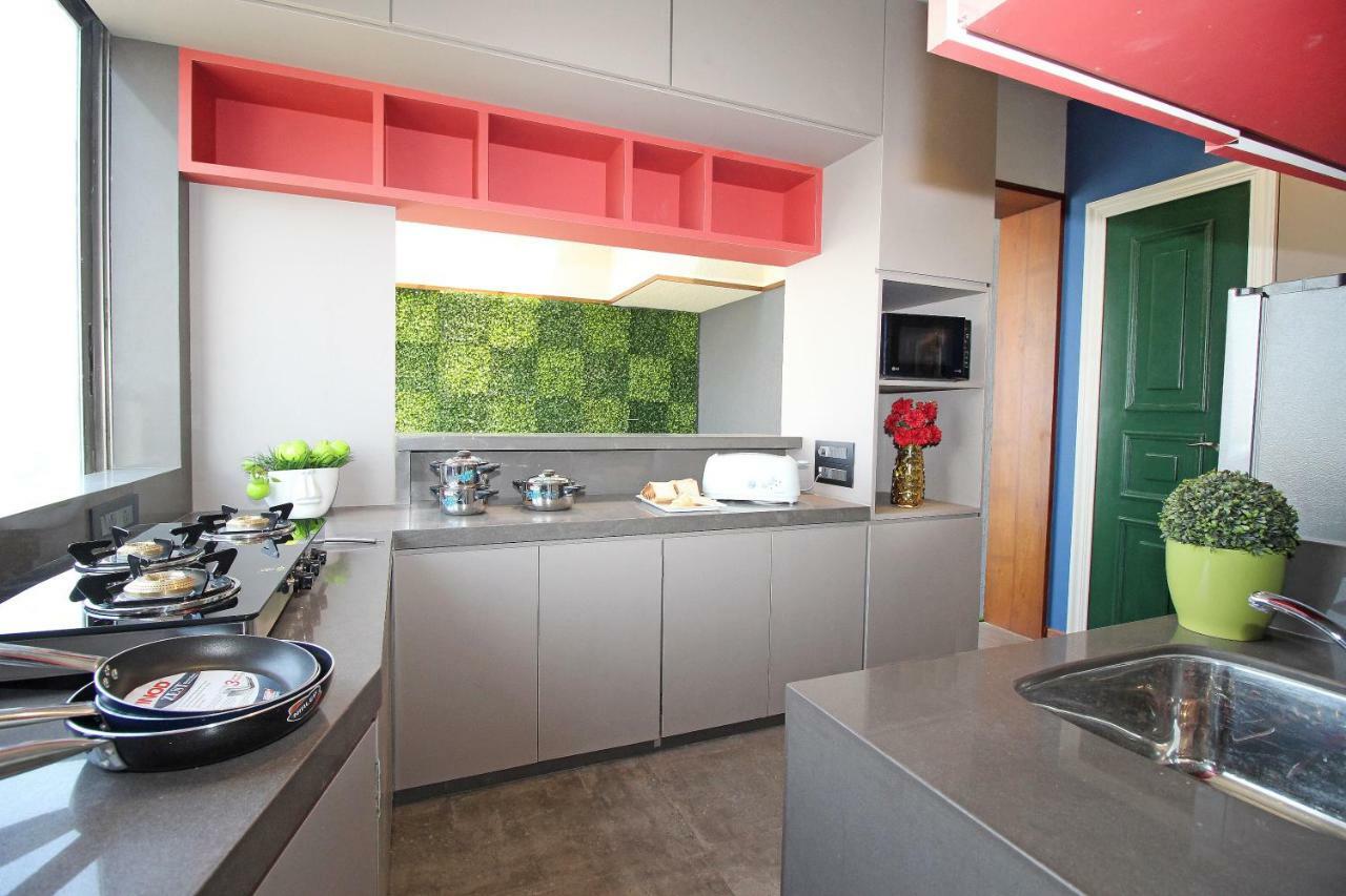 Theory9 Premium Service Apartments Khar 뭄바이 외부 사진